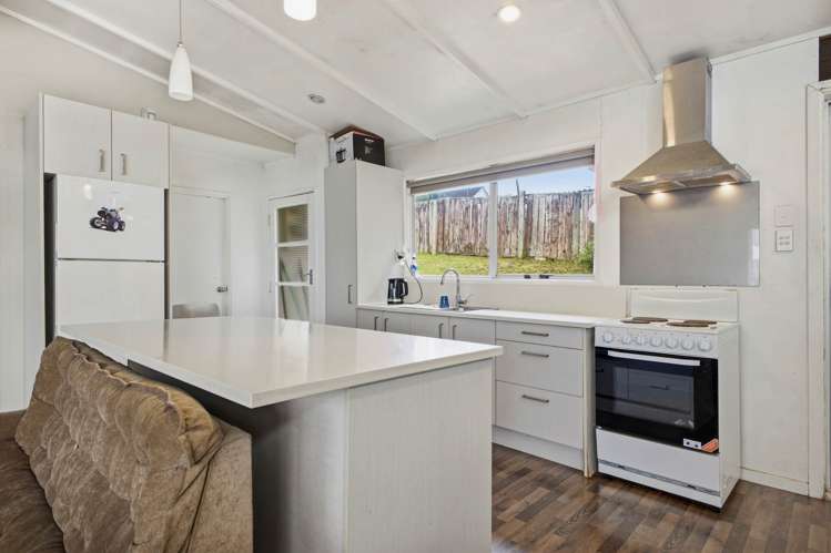 4 Hewlett Road Massey_10