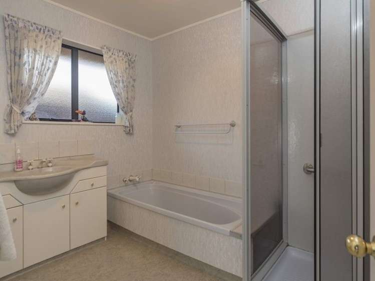 35 Aldinga Avenue Stoke_15