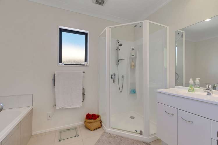 3 Didsbury Grove Churton Park_15