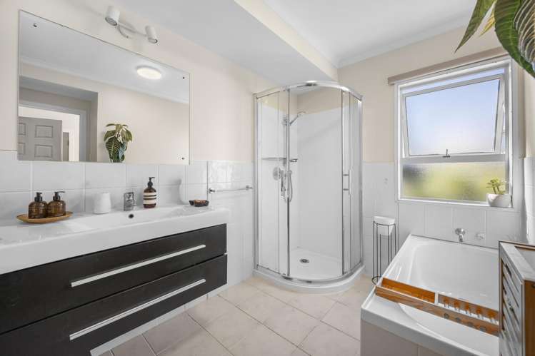 9 Stokes Avenue Te Atatu Peninsula_21