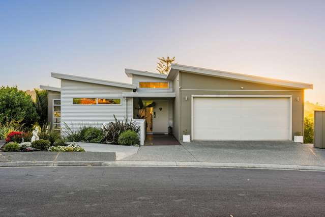Extra Special: River Views, Gourmet Kitchen & More