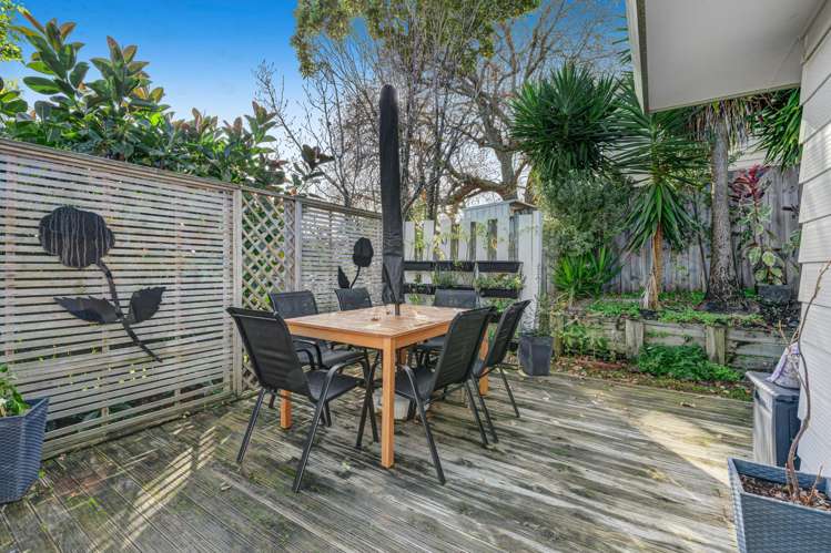 25a Jelas Road Red Beach_17