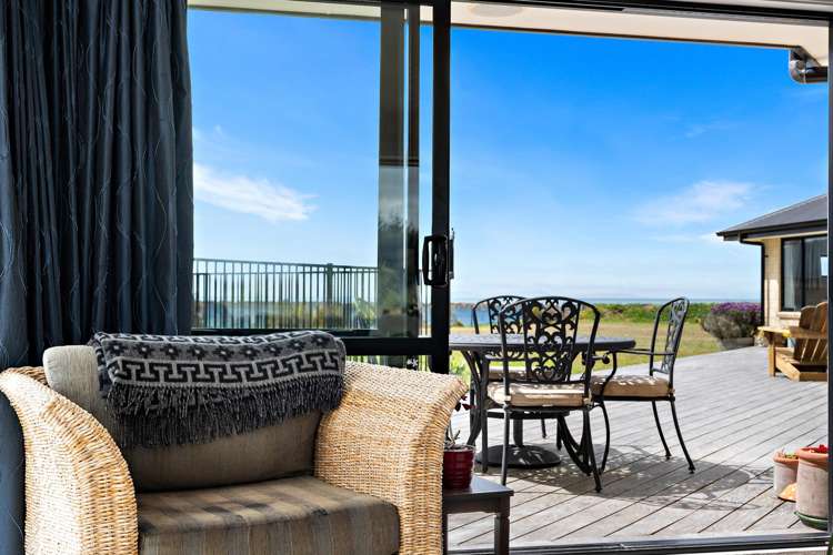 37 Ocean View Crescent Rarangi_9