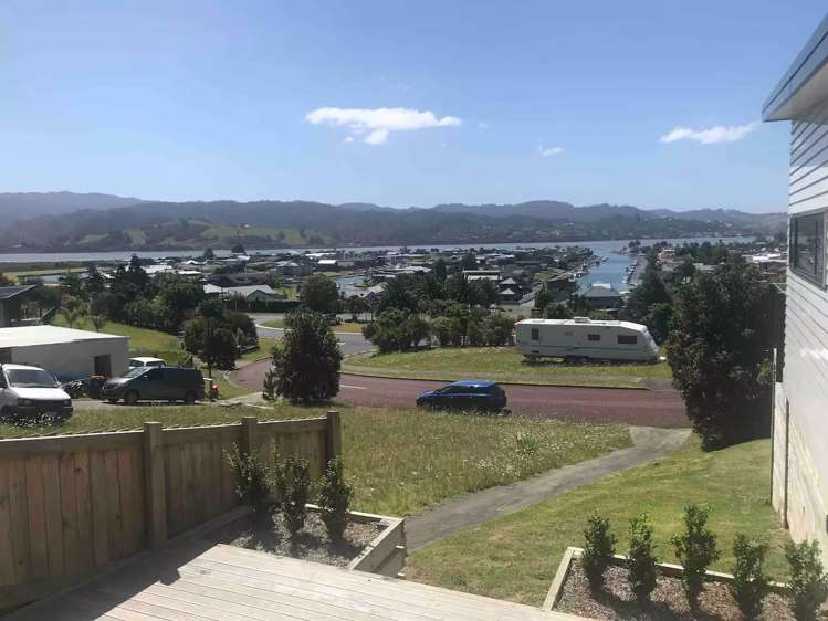 24 Panorama Parade Pauanui_15