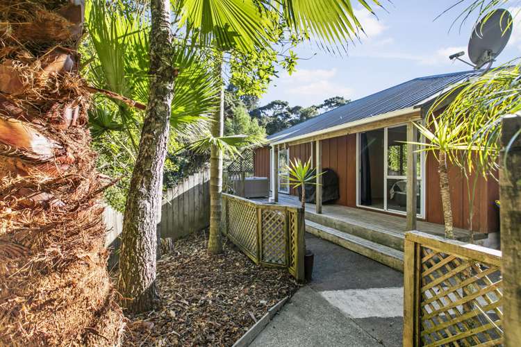 2/128 Spinella Drive Bayview_12