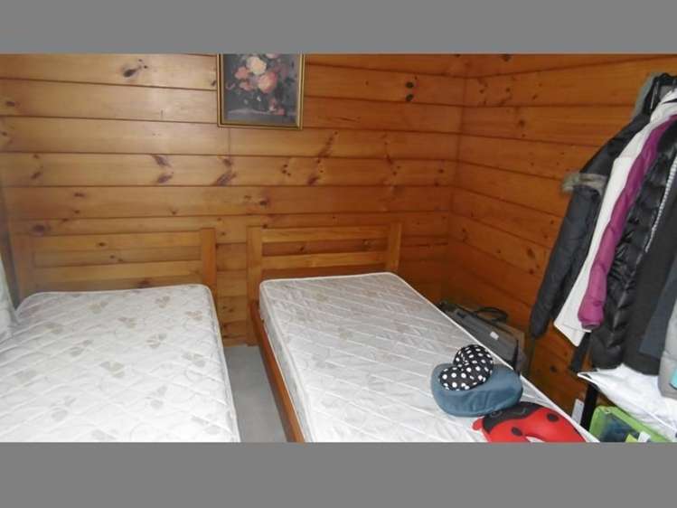 2/2 Selwyn Crescent Forrest Hill_6