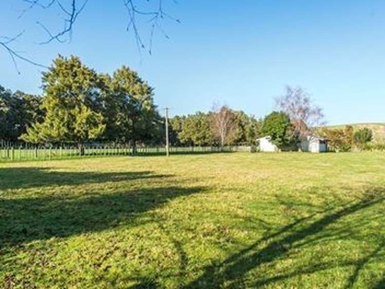 110 Riverbank Road Okoia_15