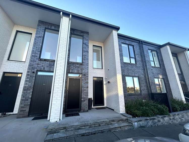 8/2 Pohatu Lane Saint Johns_6