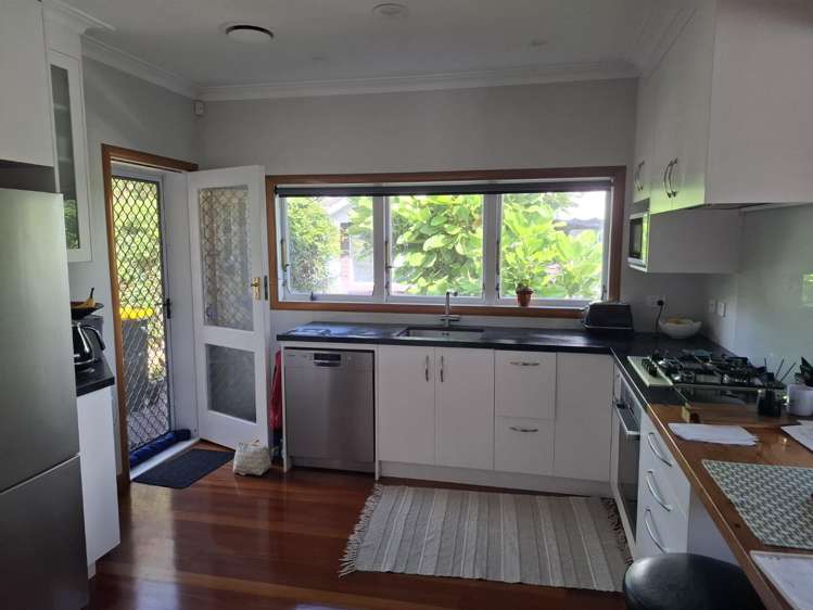 492 River Road 10458_9