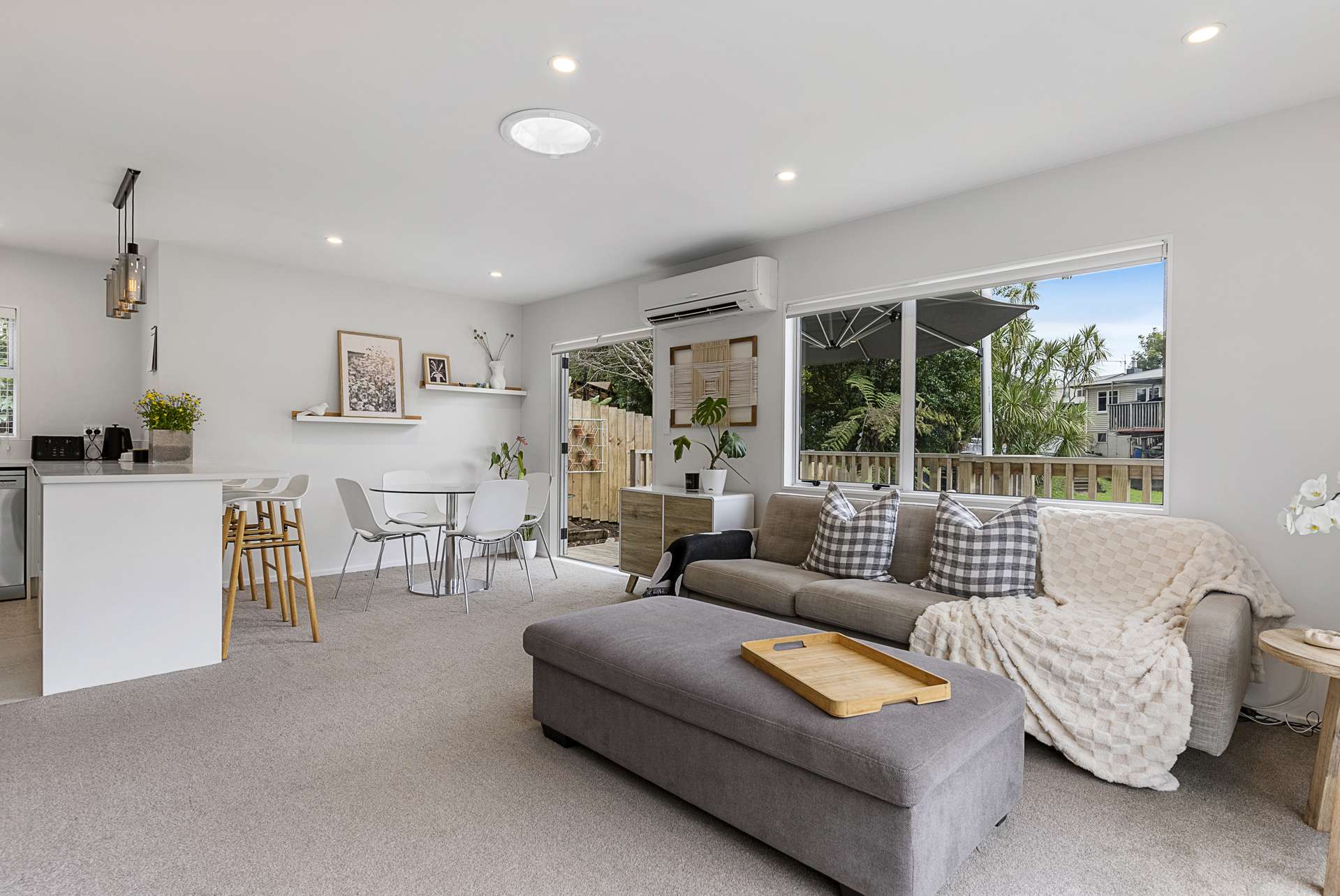 2/58 Botany Road Botany Downs_0