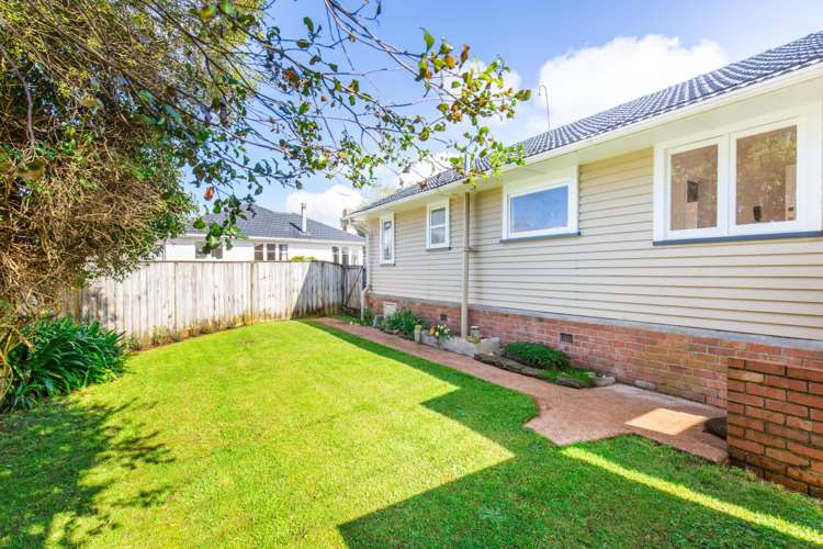 15 Flanshaw Road Te Atatu South_11