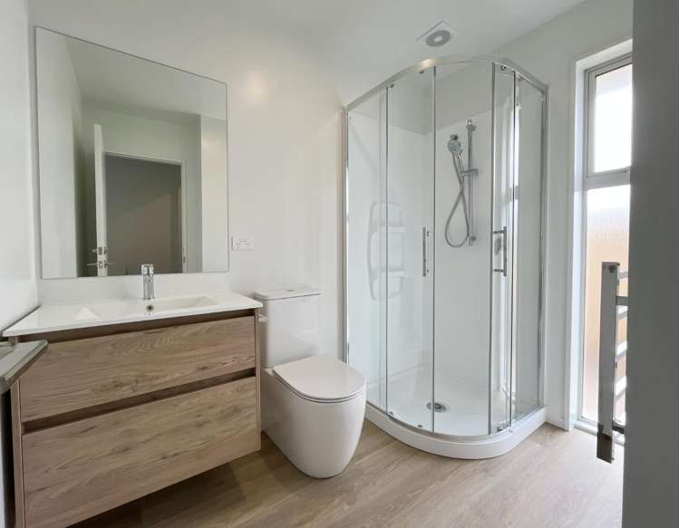 18 Harlequin Drive 11103_10