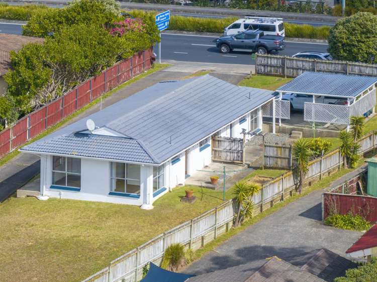 2/587 Glenfield Road Totara Vale_14