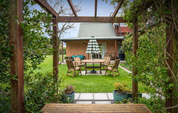 87 Halkett Road West Melton_23