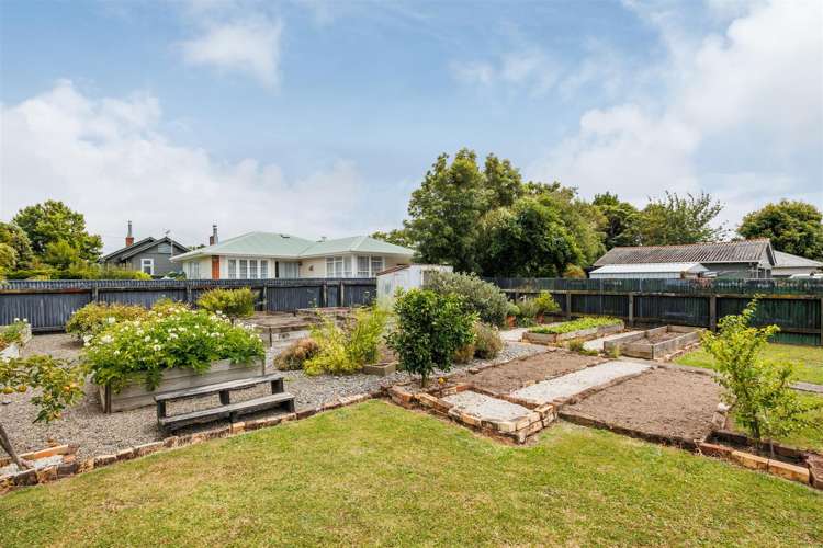 8 Lyon Street Marton_43