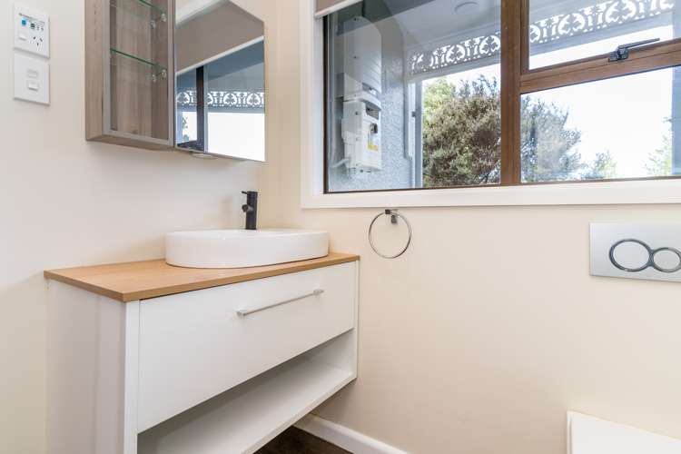 17 Dunedin-Waitati Road Dalmore_9