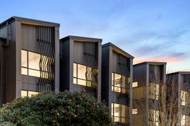 1-8/6C Kingsway Avenue_1