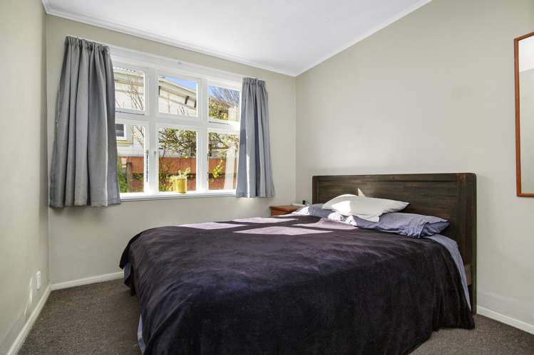 16 Riddlers Crescent Petone_8