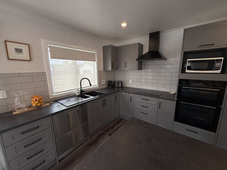 11A Maxwells Line Awapuni_6