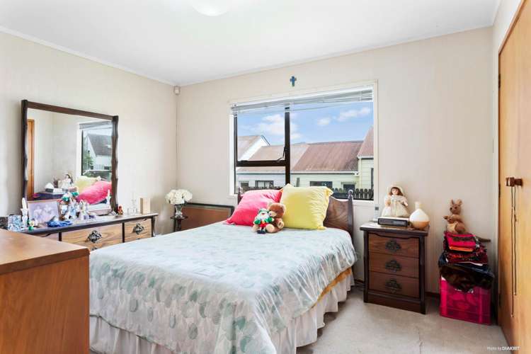 1/31 Akoranga Drive Northcote_3