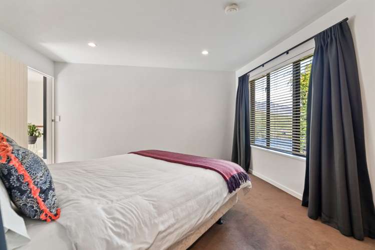 8 Goldleaf Hill Queenstown_10