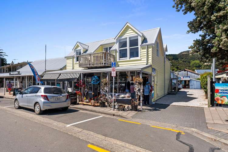 67 Beach Road Akaroa_45