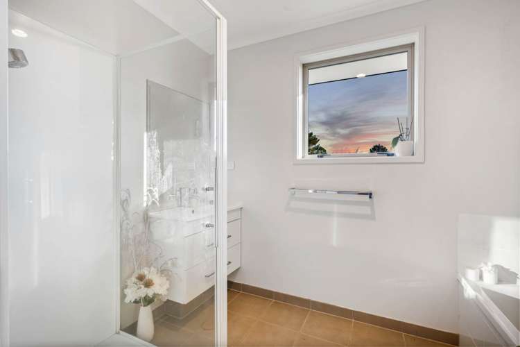 296a Oaia Road Muriwai_15