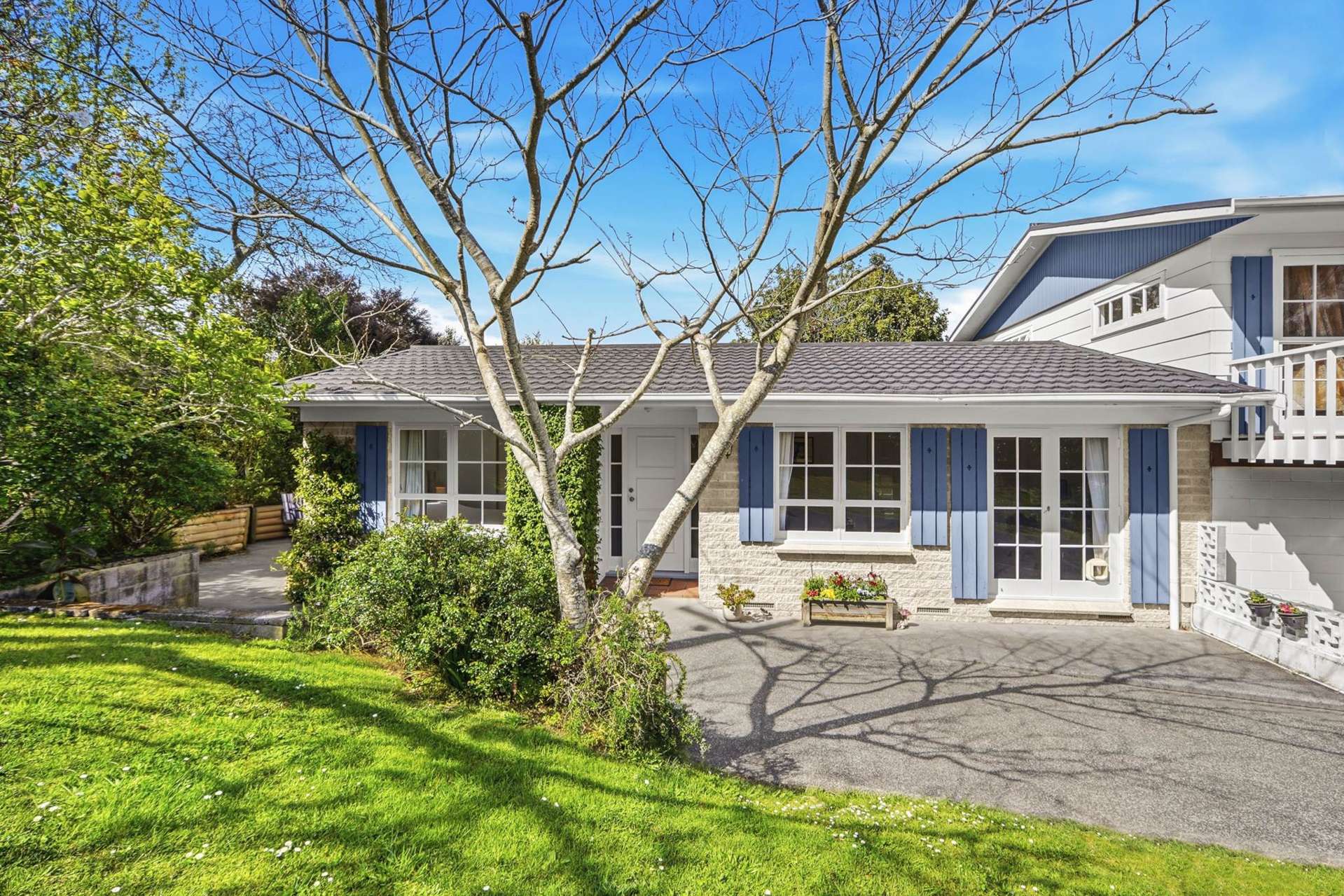 2/220 East Coast Road Forrest Hill_0
