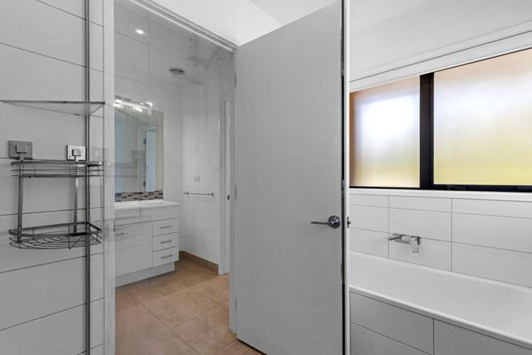 34 Arone Way Wainui_18