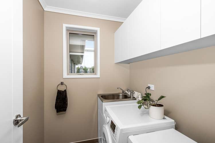 7 Laly Haddon Place Matakana_21