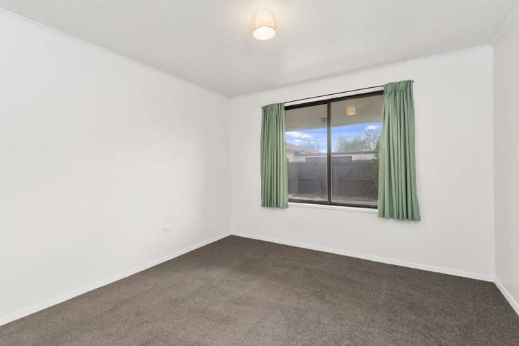 16 Momorangi Crescent Redwood_8