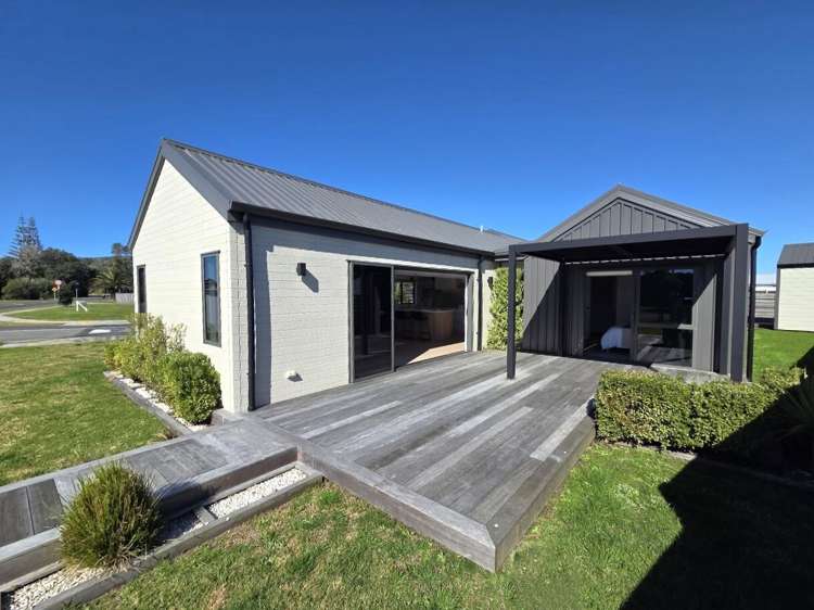 2 Motutere Drive_0