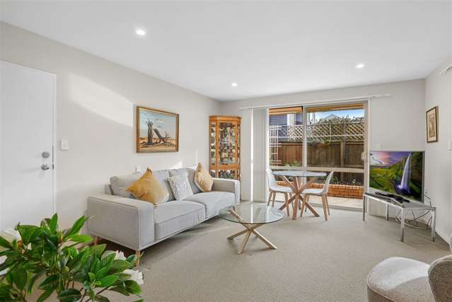 3/3 Staveley Street Avonhead_2