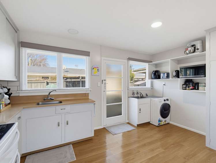 2/7 Curletts Road Sockburn_4