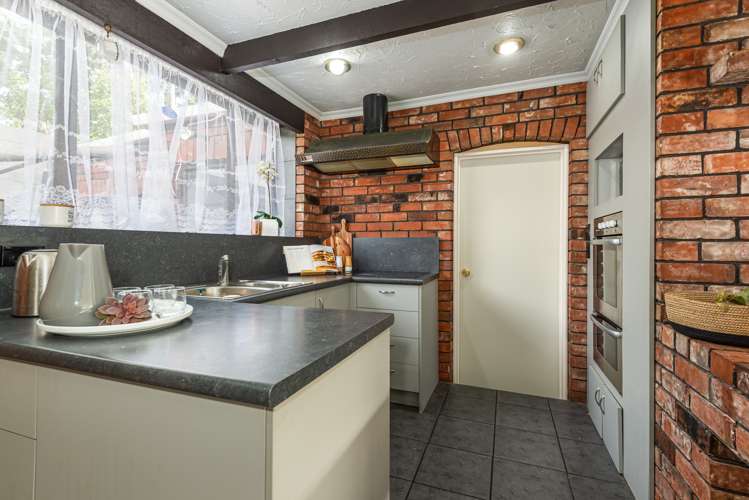 327 Avonhead Road Avonhead_9