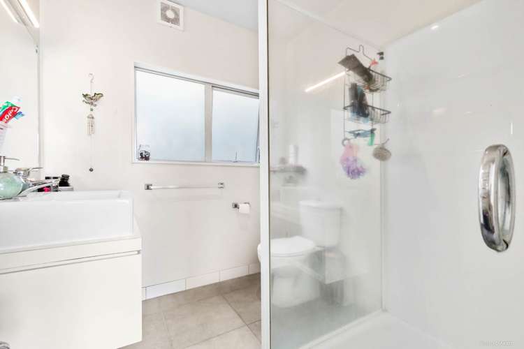 652 Beach Road Browns Bay_17