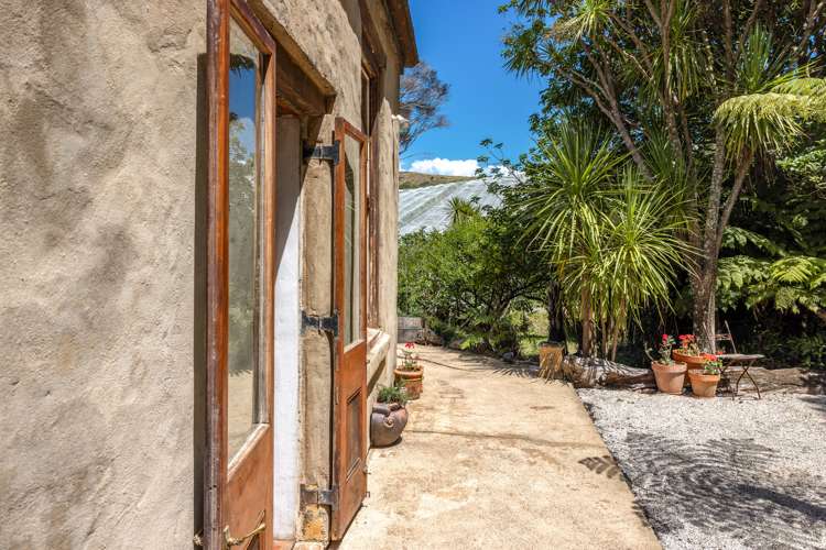 21 Te Makiri Road Onetangi_16