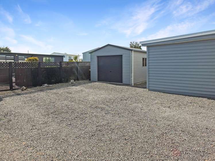 15 Roore Street Foxton Beach_17