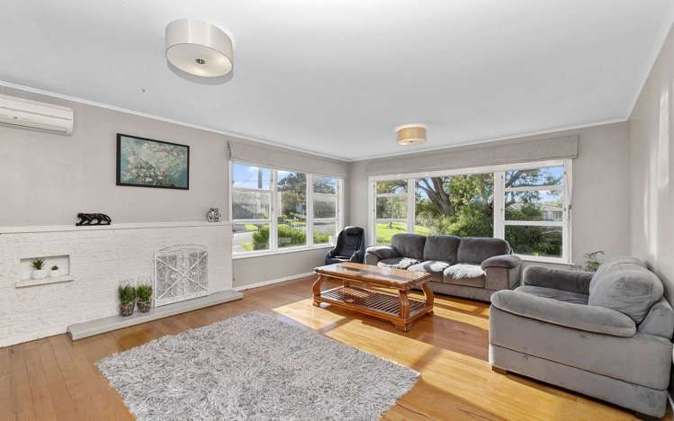 128 Tiroroa Avenue Te Atatu South_1