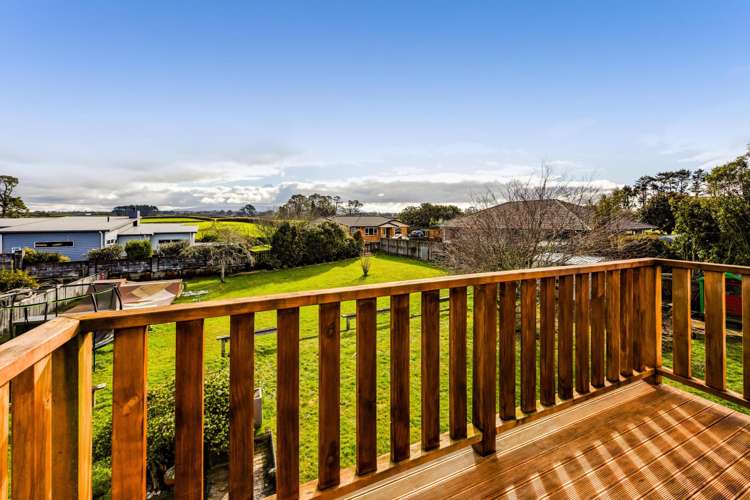 17 Elizabeth Grove Stratford_14