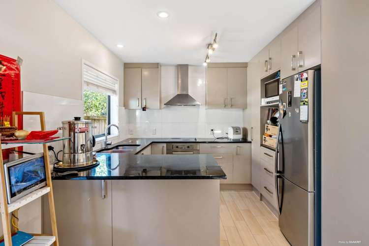 6 Janway Avenue Flat Bush_11