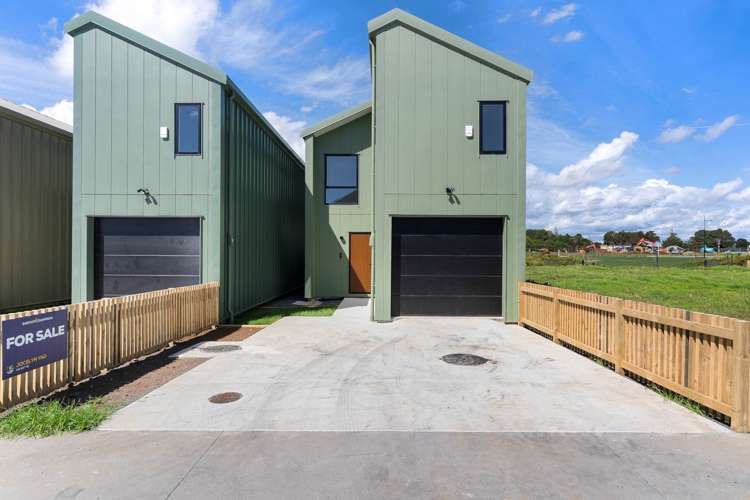 23 Karaka Village Parade Karaka_23