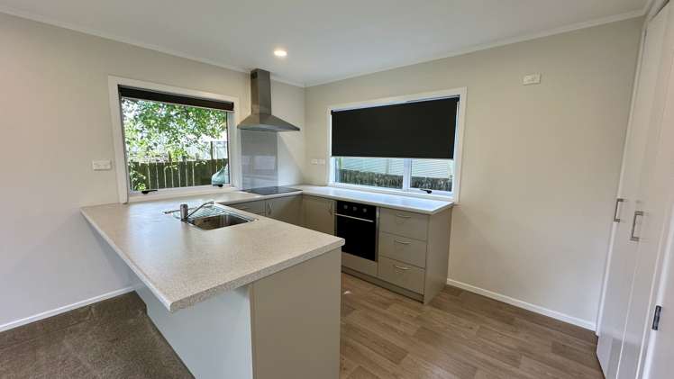 22 Airdrie Road Ranui_3