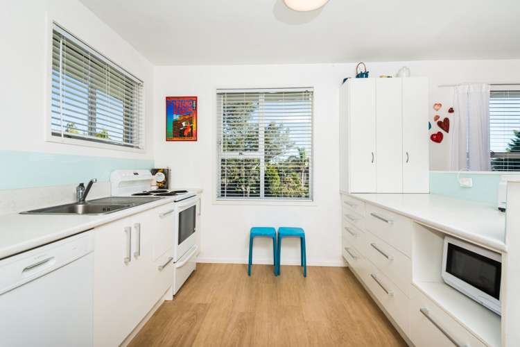 1/18 Tamahere Drive Glenfield_11