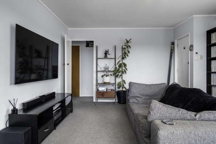 73a Tuhikaramea Road_0