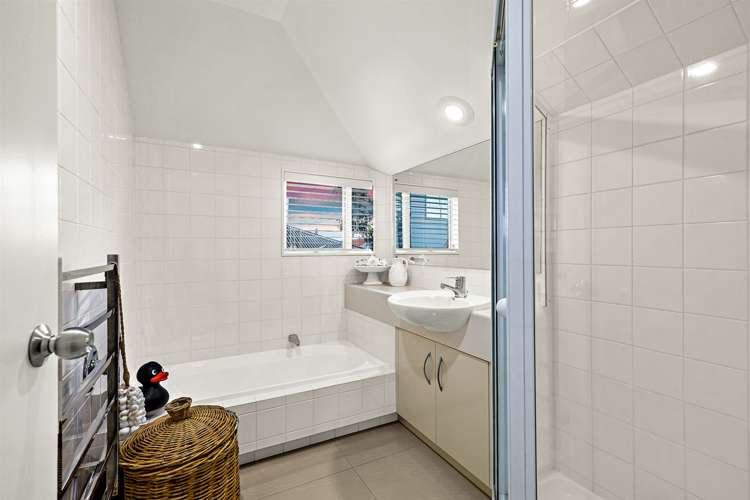 2/35 East Coast Road Milford_15