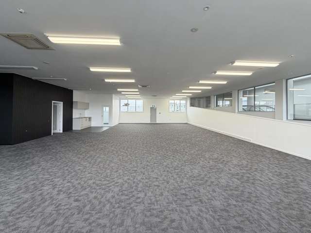 12-26 Te Heuheu Street Town Centre_2