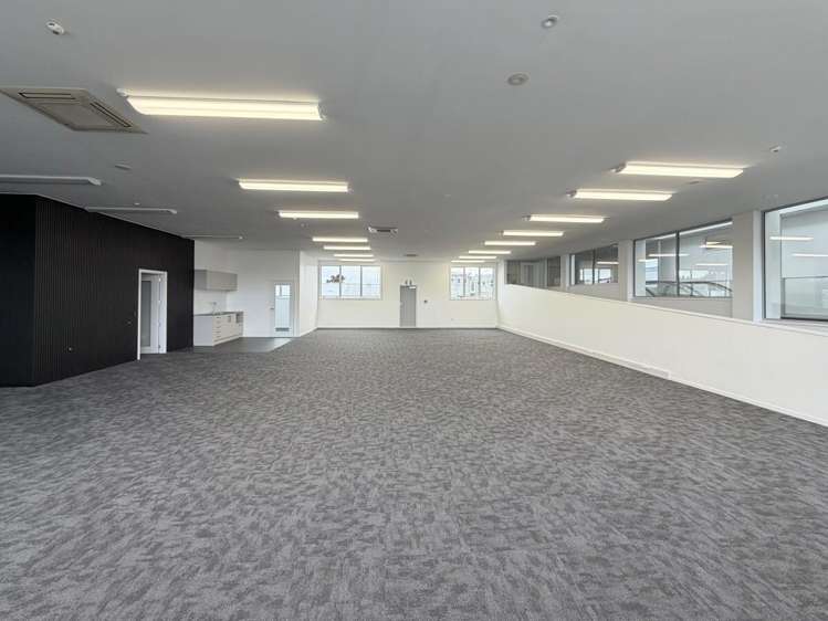 12-26 Te Heuheu Street Town Centre_5