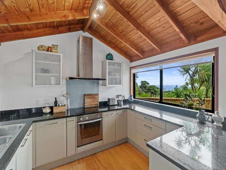 16 Pendrell Road Piha_5