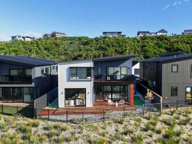 Golf Green, Dual Kitchens & Coastal Views